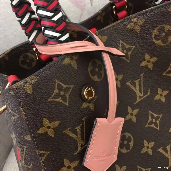 Fashionrepsfam ru LV Bags 19B570290 0502